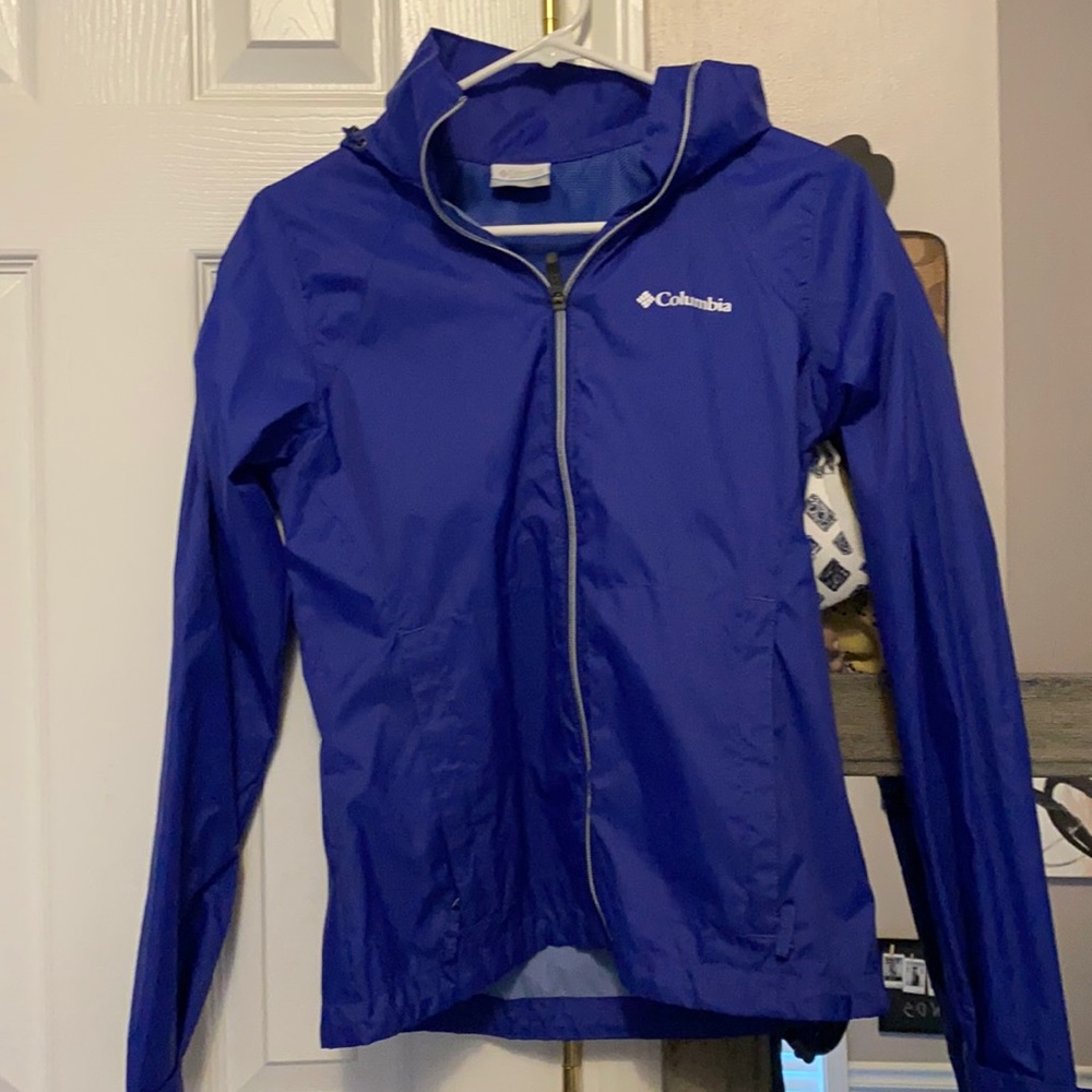 women’s Columbia dark blue rain jacket with hood